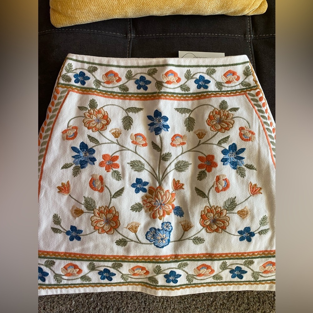 Skirt with floral design.